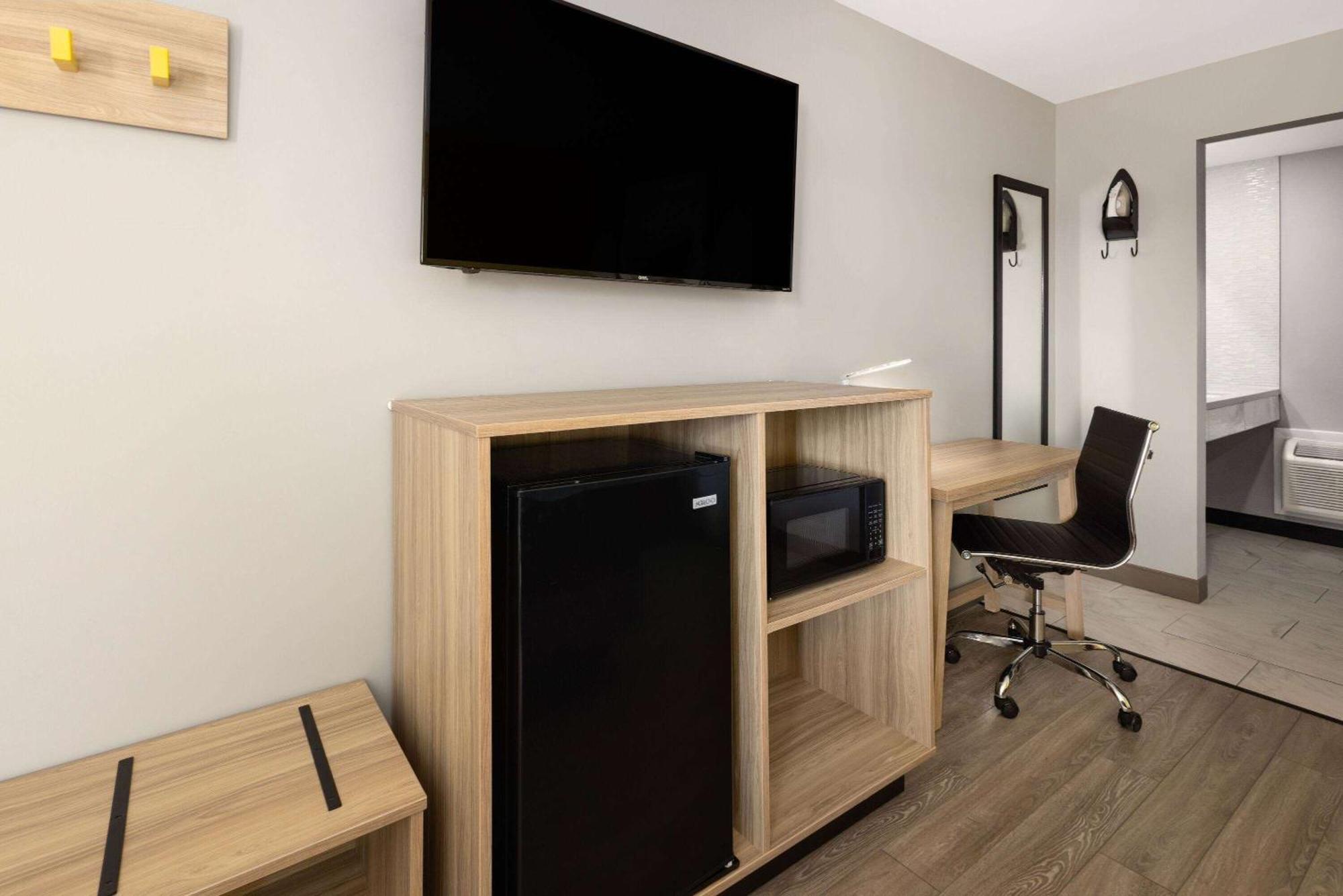 Motel Super 8 By Wyndham Hazleton Zewnętrze zdjęcie