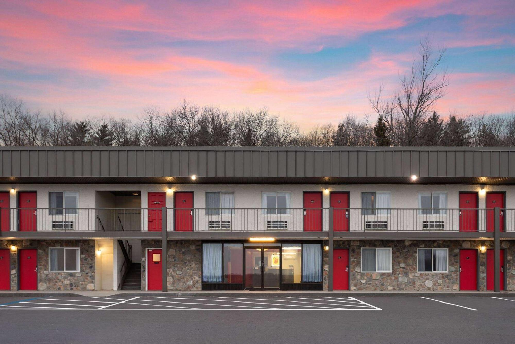 Motel Super 8 By Wyndham Hazleton Zewnętrze zdjęcie