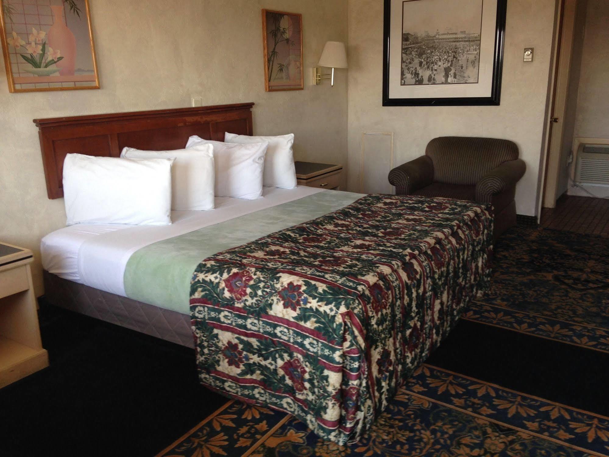 Motel Super 8 By Wyndham Hazleton Zewnętrze zdjęcie